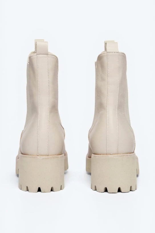 Brooke Water Resistant Boot Shoes Freda Salvador