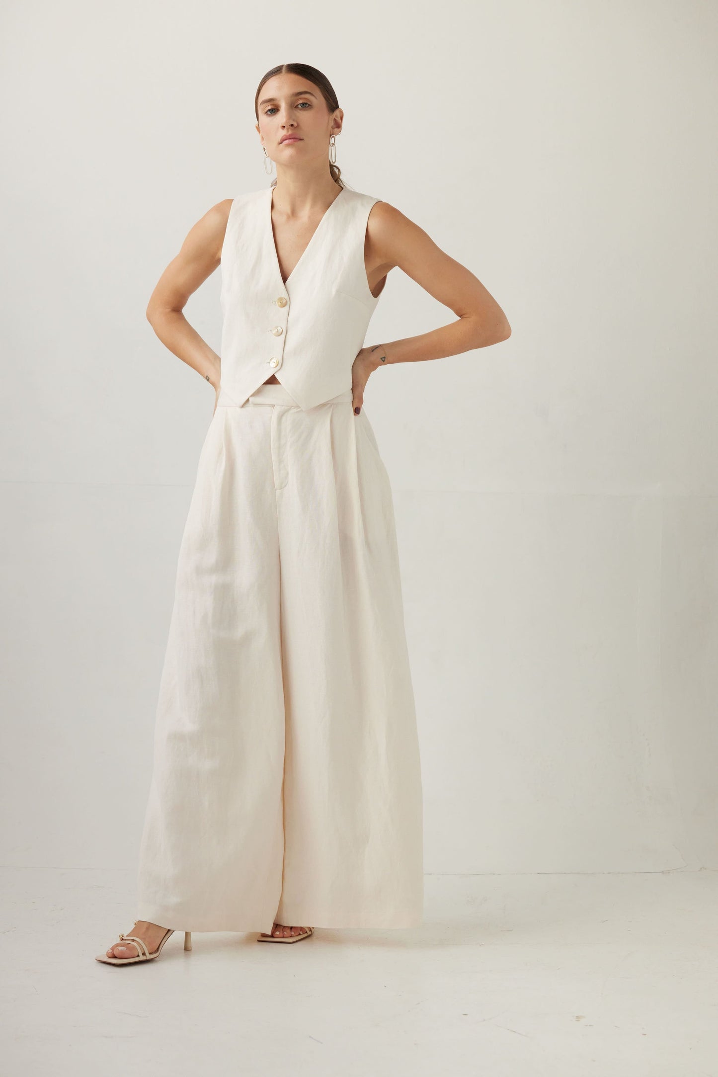 Diane Vest in Linen Blend Vests CHRISTINE ALCALAY Oat Extra Small