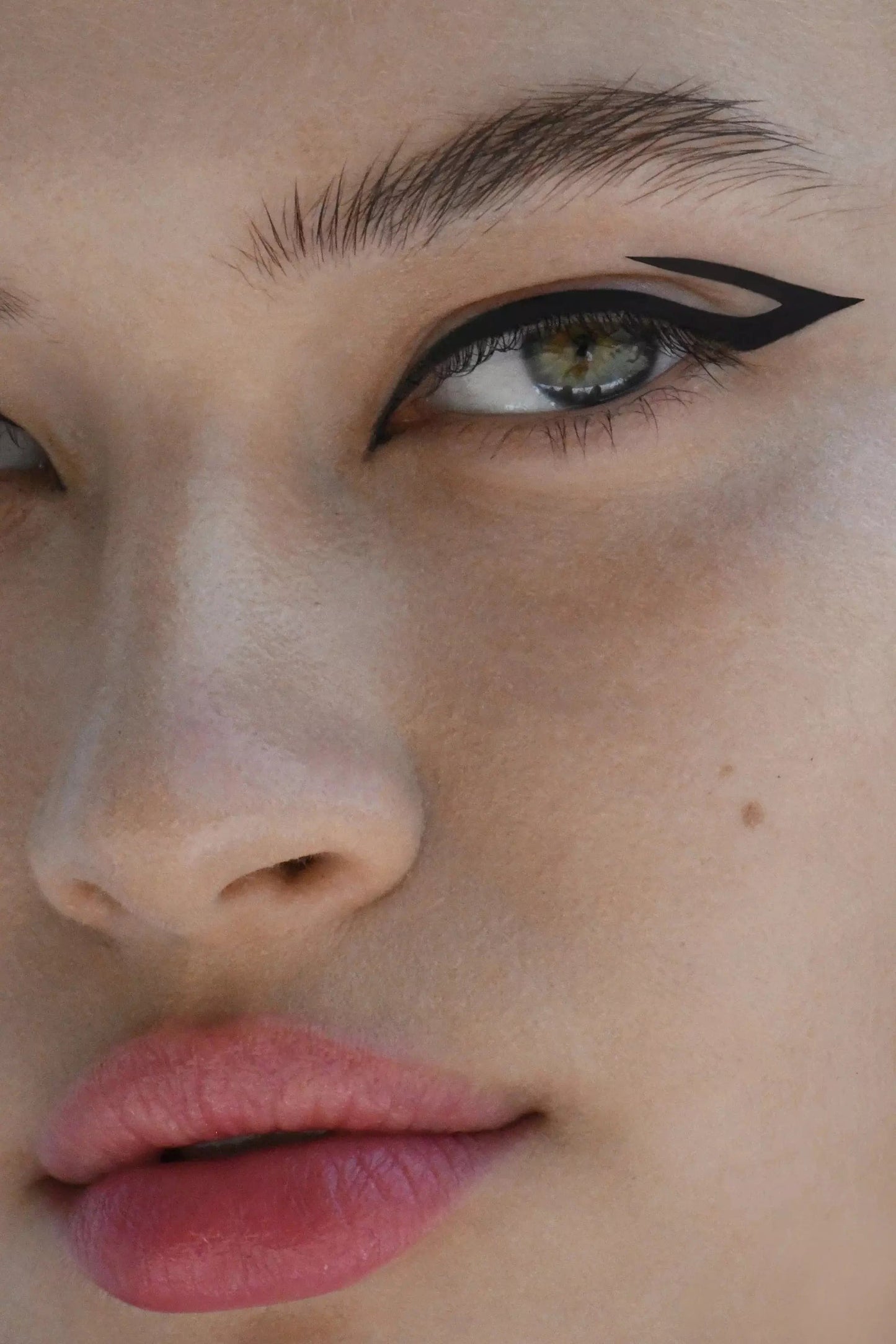 Fluid Touch Liquid Liner Beauty CLE Cosmetics