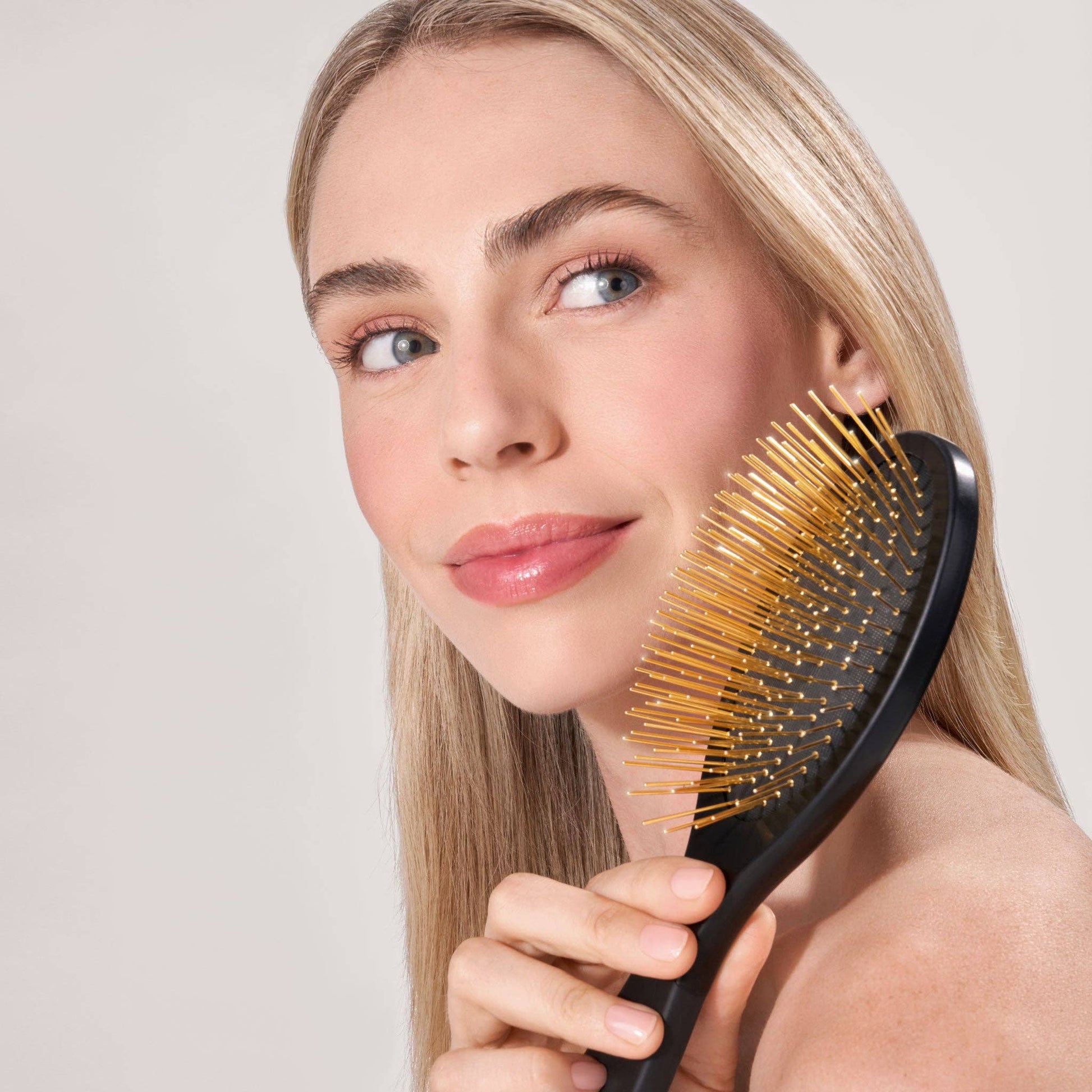 Gua Sha Hair & Scalp Brush: Black Edition Beauty Snow Fox Skincare