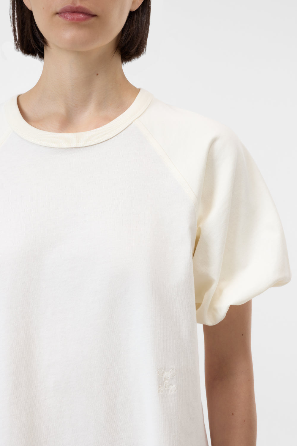 Wide sleeve t-shirt Closed