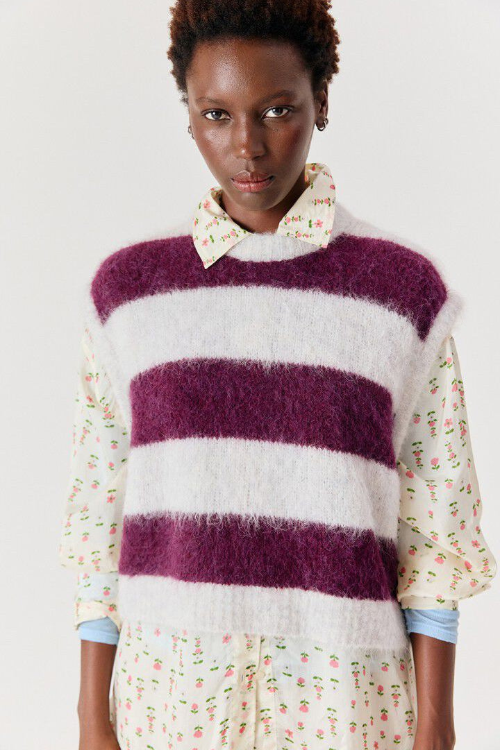 Fluffy Pull Over Vest Sweaters AMERICAN VINTAGE