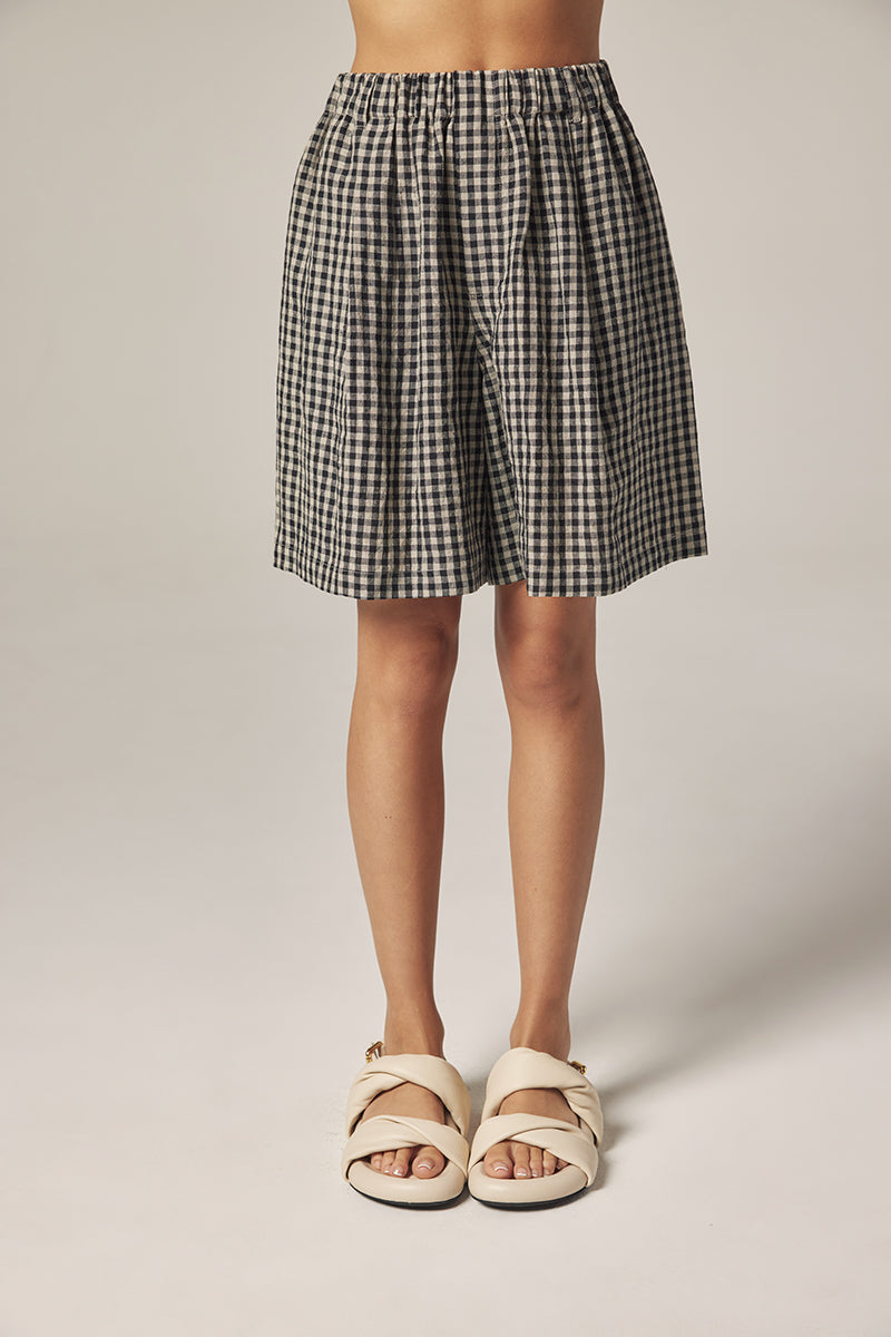 Loose casual linen shorts Pants AMENTE
