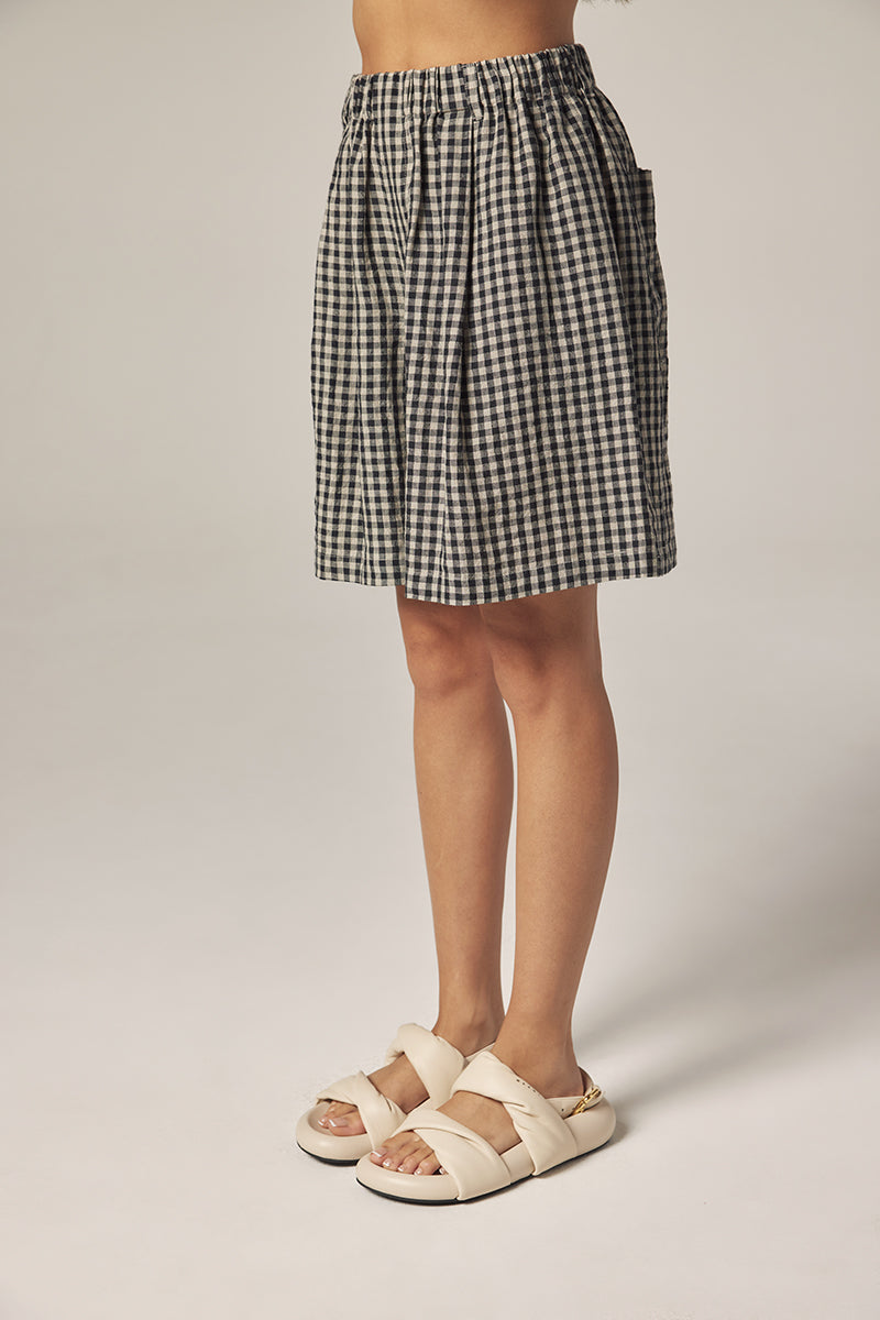 Loose casual linen shorts Pants AMENTE