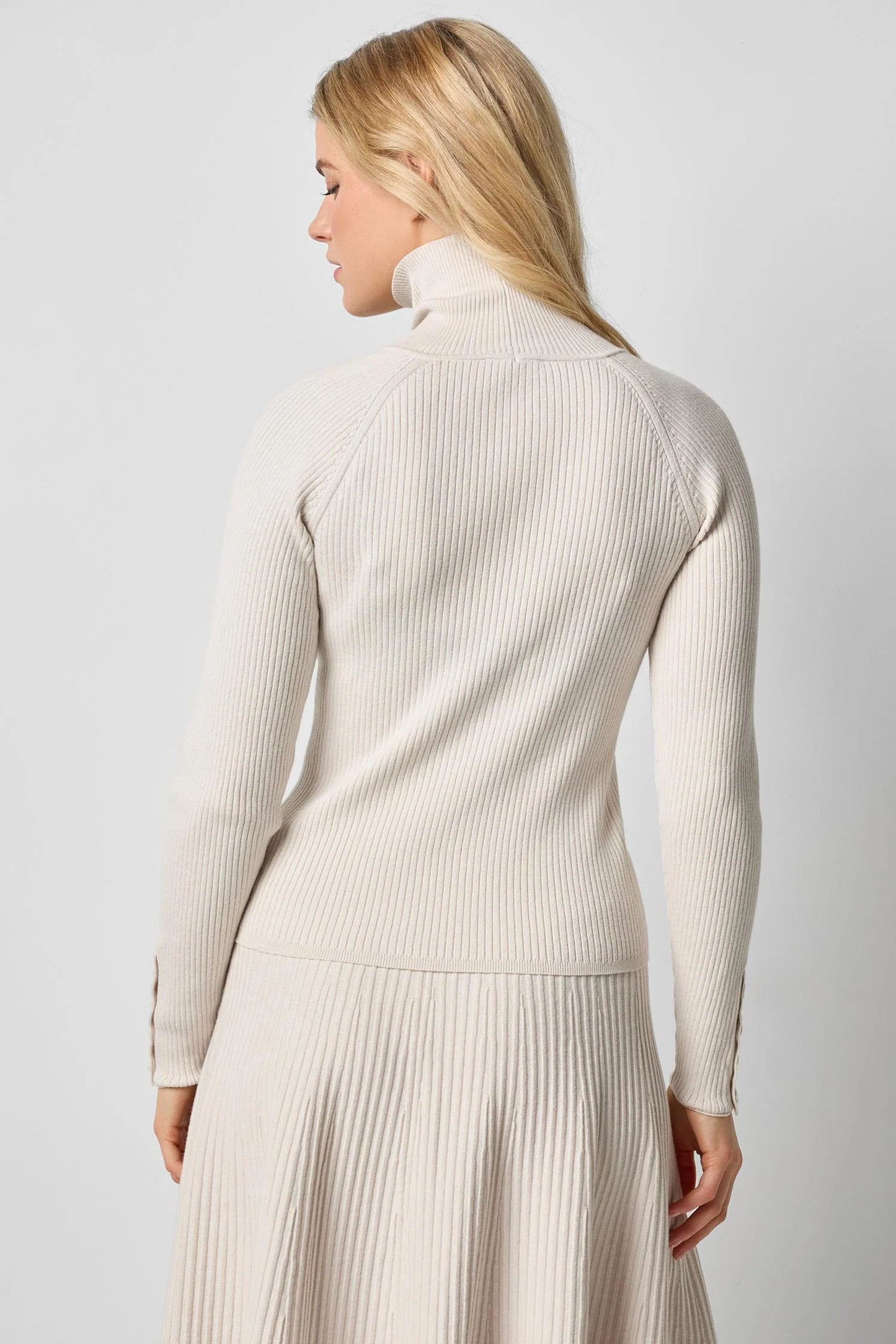 Slim Rib Turtleneck Sweaters Lilla P.