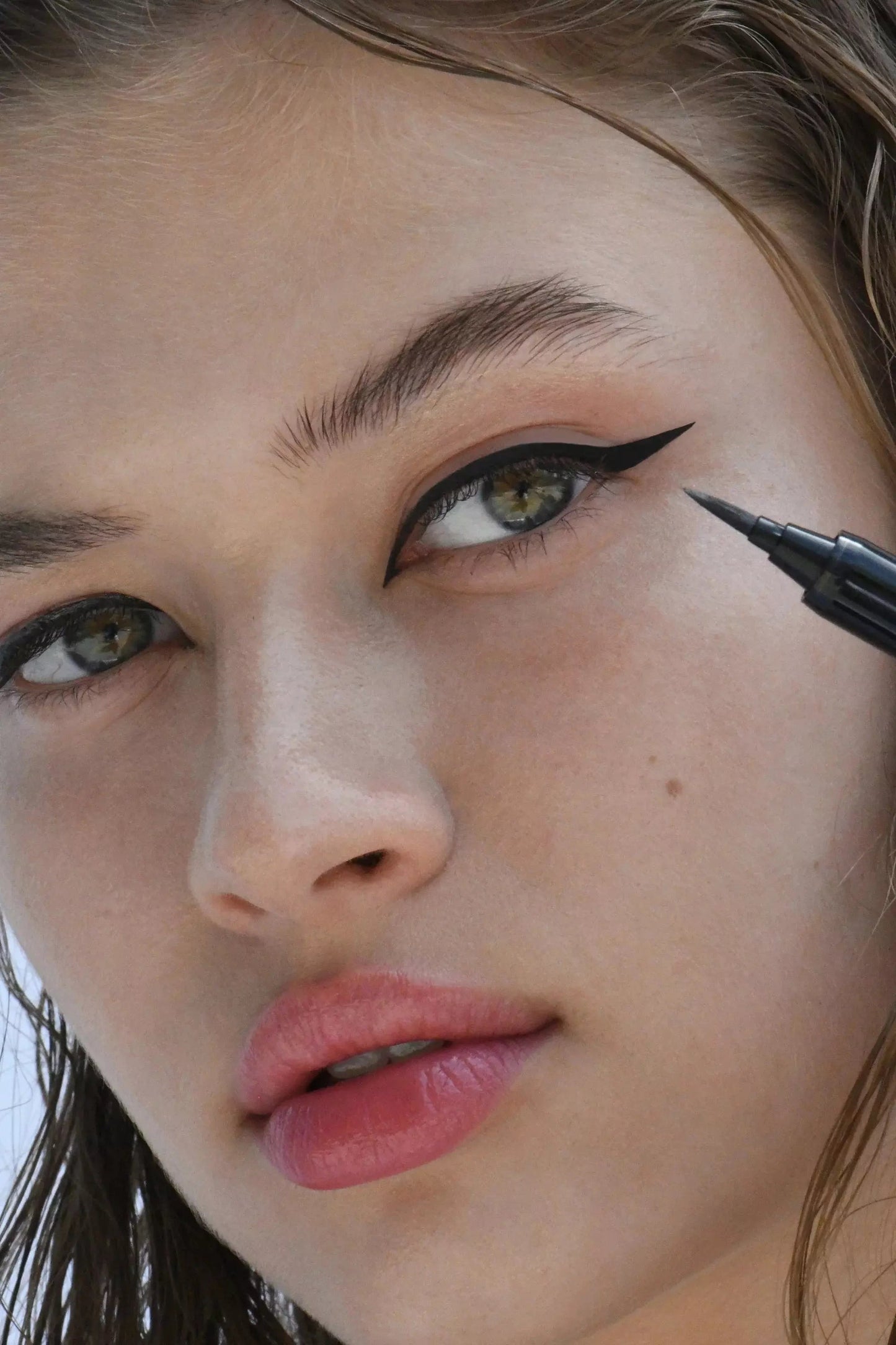 Fluid Touch Liquid Liner Beauty CLE Cosmetics