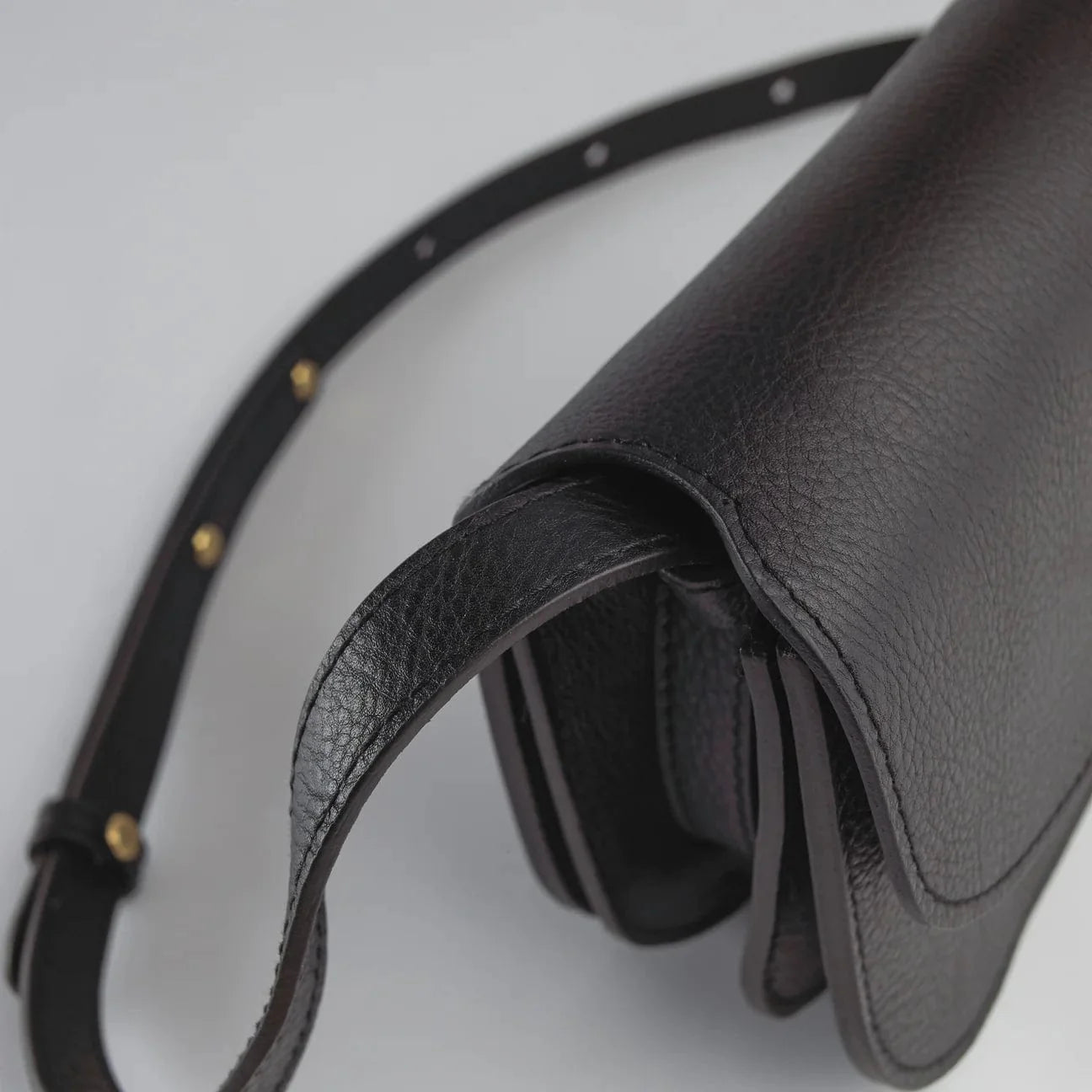 The Po Crossbody in Black Bags Lindquist   