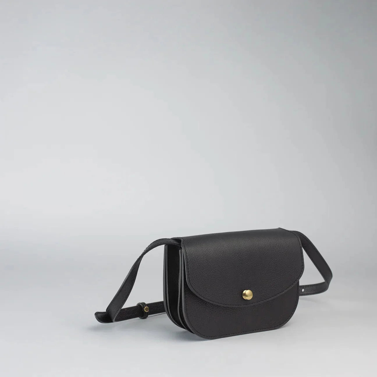 The Po Crossbody in Black Bags Lindquist   