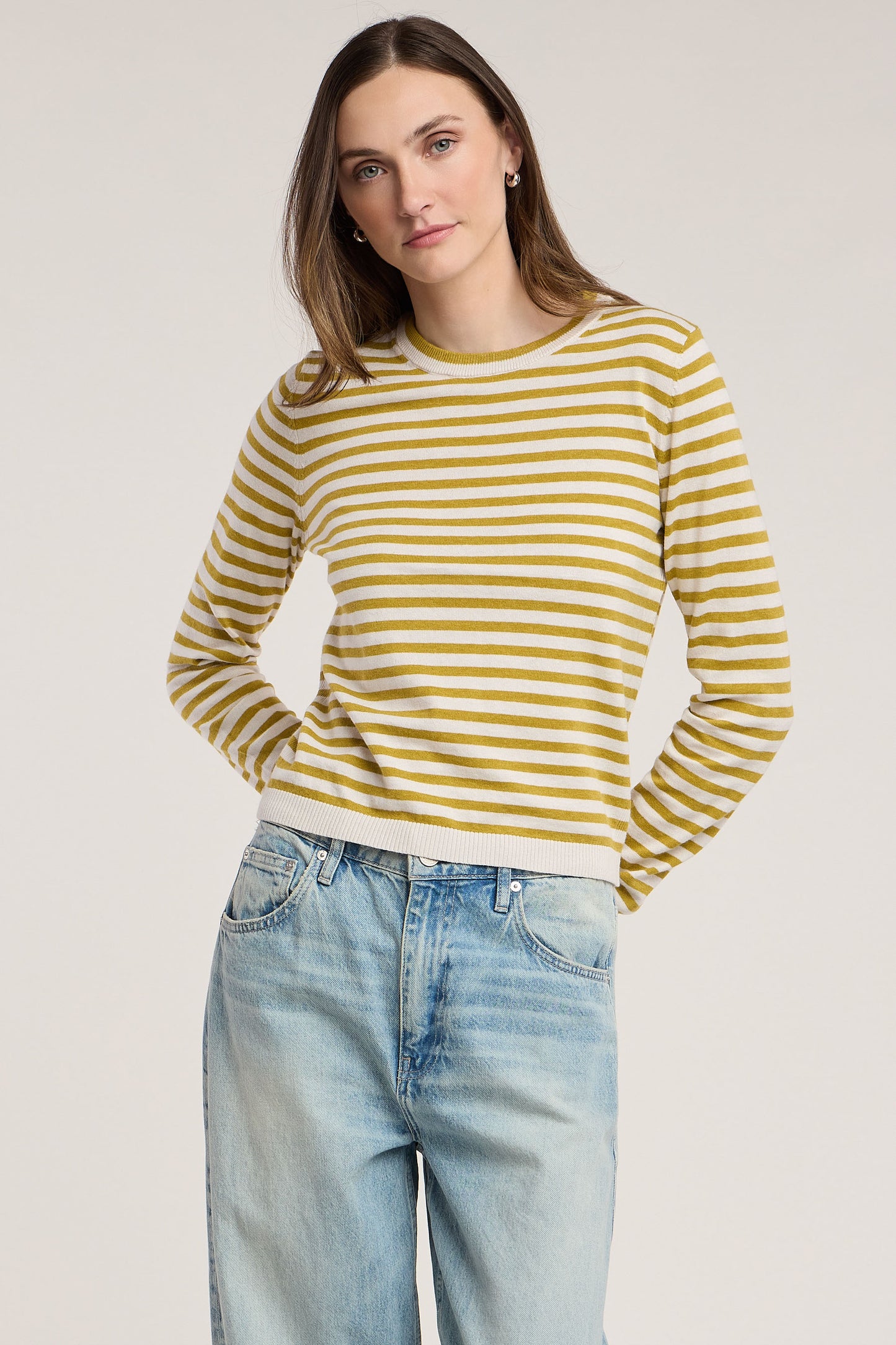Roxy Top Sweaters Velvet by Graham & Spencer Gold M
