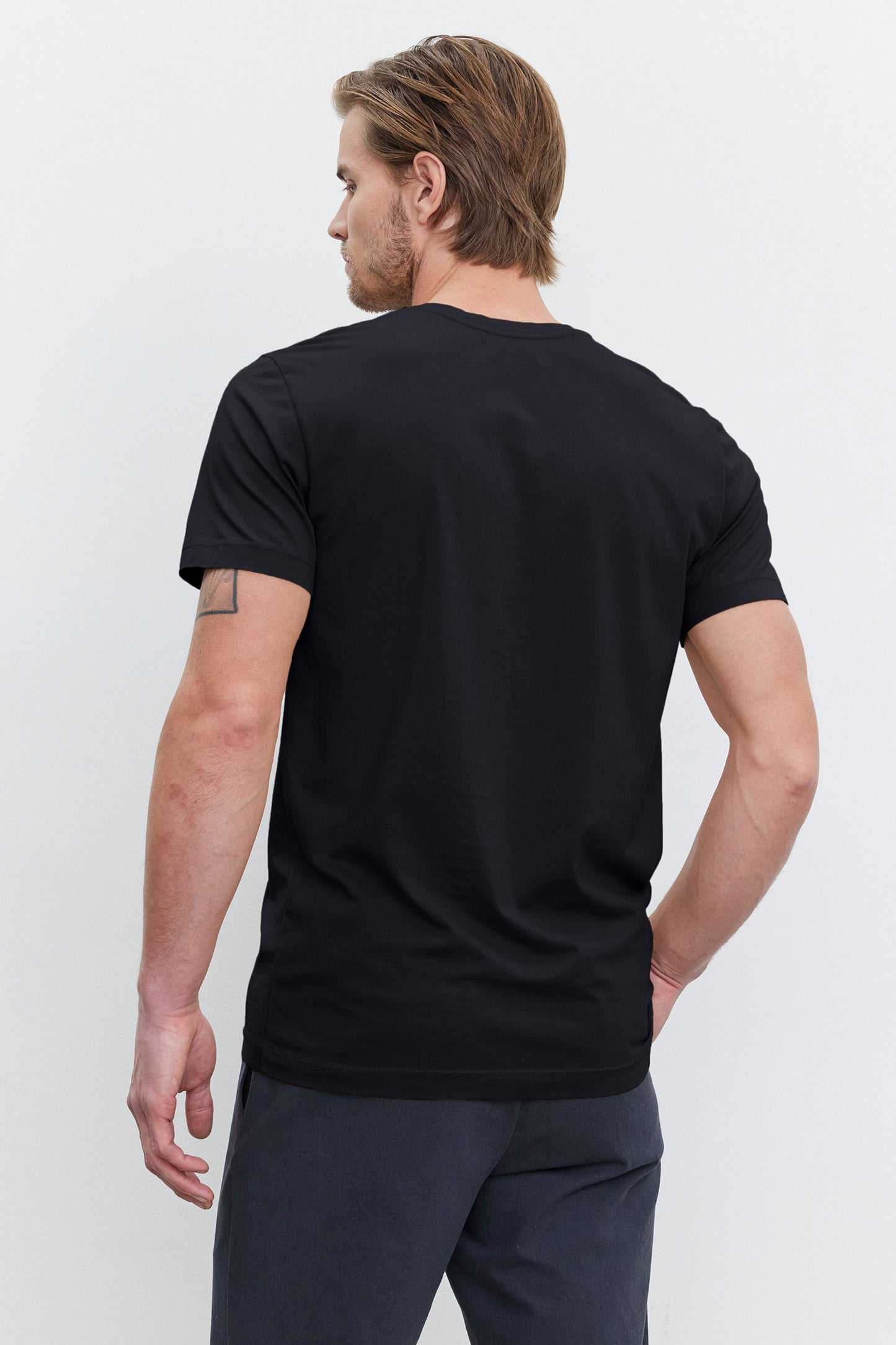 Howard T-shirt Tees Velvet by Graham & Spencer