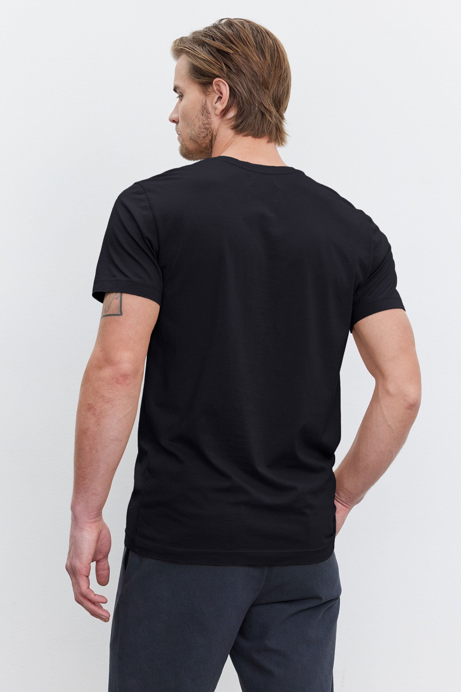 Howard T-shirt Tees Velvet by Graham & Spencer