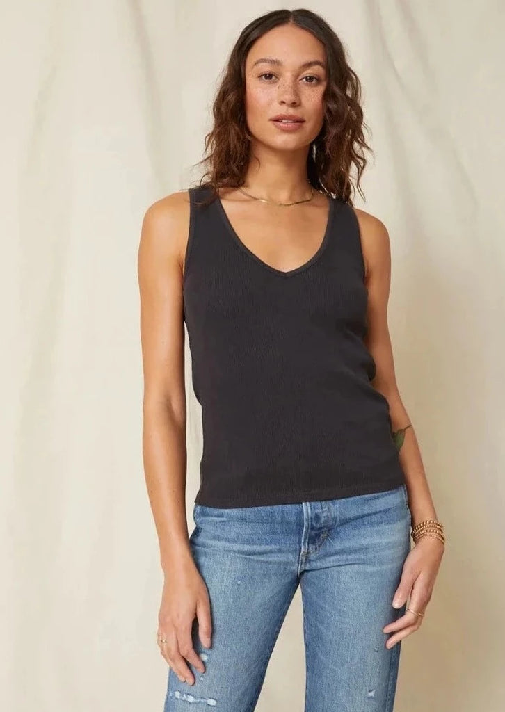 Deeply Tank, Tanks from AMO in Vintage Black XS